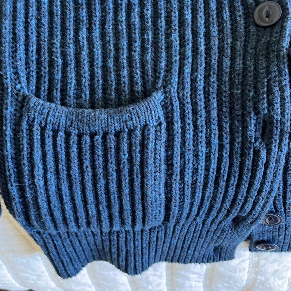 Gap Collared Sweater With Button Closure - image 3